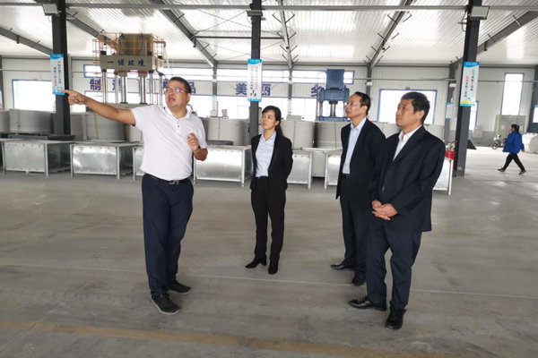 陜西航天建設(shè)集團(tuán)有限公司總經(jīng)理、黨委副書記謝明娟率隊(duì)赴遼寧一諾環(huán)保產(chǎn)業(yè)集團(tuán)開展考察調(diào)研工作